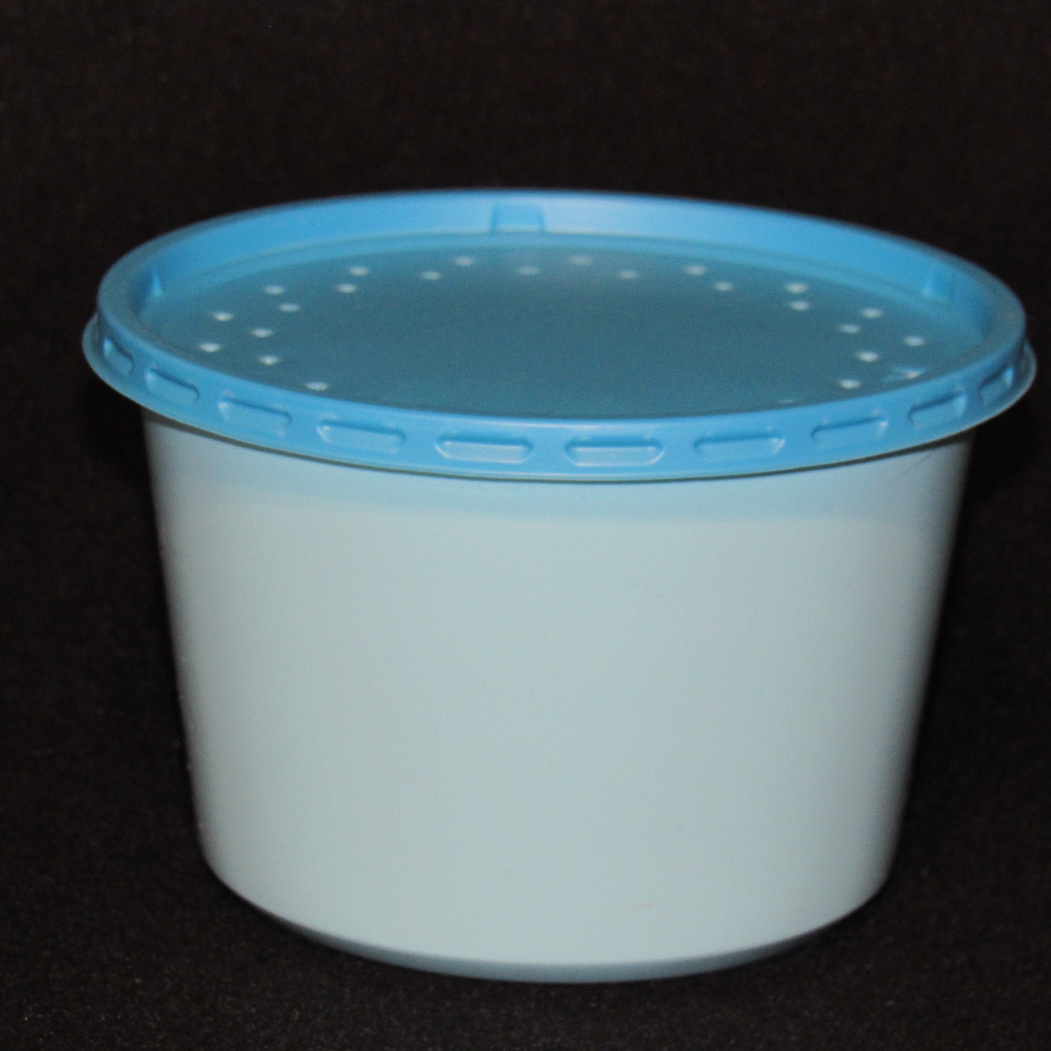 Blue Plastic Live Bait Cups - Insect Cups with Blue Lids